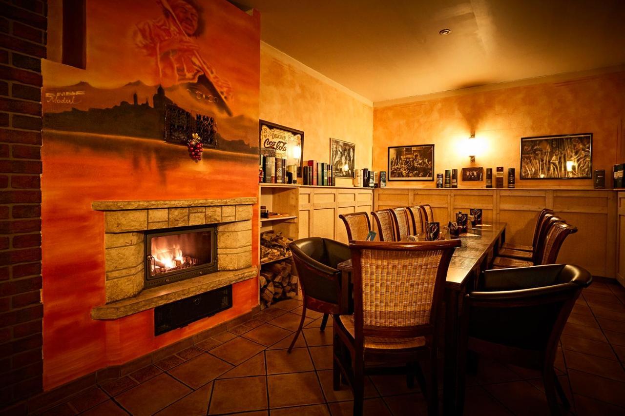 Pension Ruessel-Pub Sangerhausen Exteriér fotografie